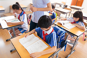 你擔心的國際化學校課程，孩子應該怎么學？